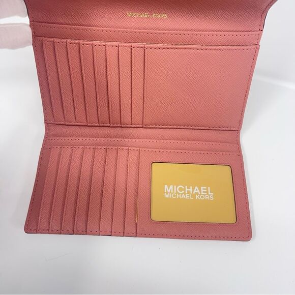 Michael Kors Women's Pebble Leather Trifold Wallet Rose - Picture 5 of 8